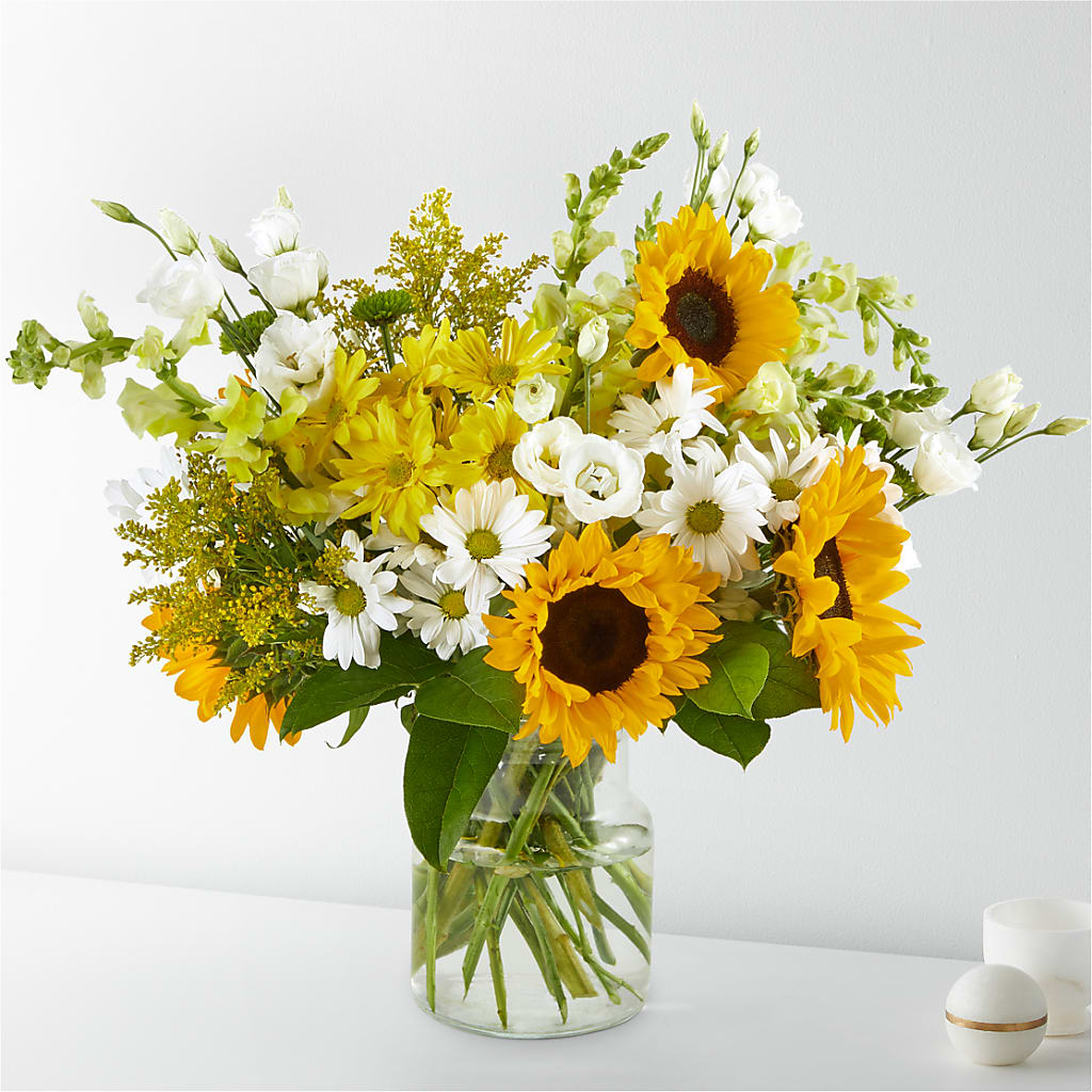 Hello Sunshine Bouquet – Yosvi Gardens, Boca Raton FL